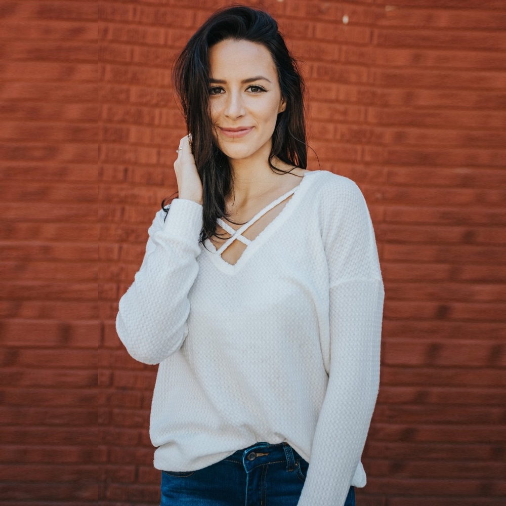 Scoop V-neck Criss cross front Sweater