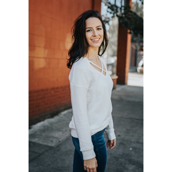 Scoop V-neck Criss cross front Sweater - Picture 2 of 6