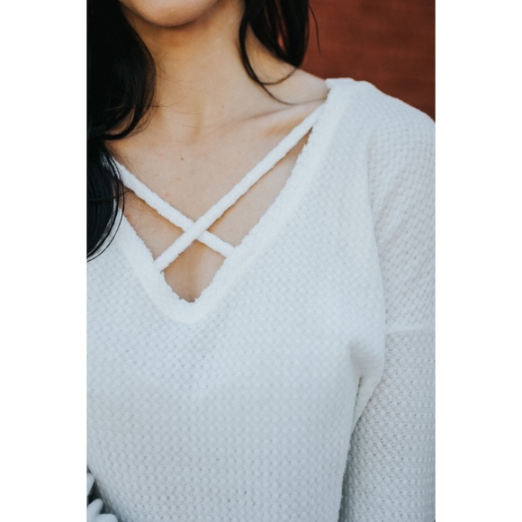 Scoop V-neck Criss cross front Sweater - Picture 4 of 6