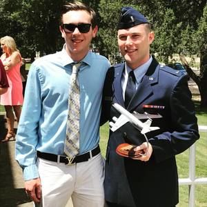 Meet your Posher, Christian