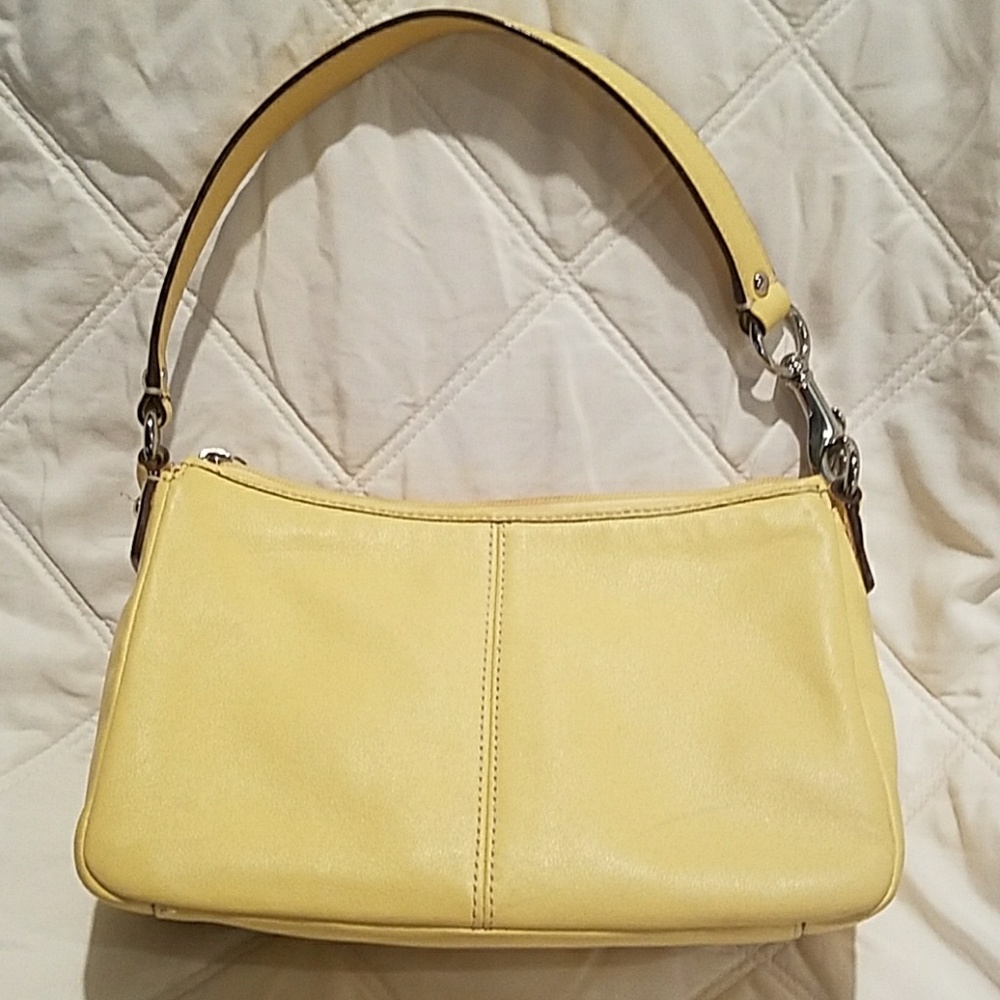 Cute creamy yellow purse - Picture 2 of 4