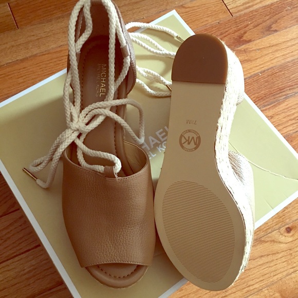 Micheal Kors summer wedges - Picture 1 of 3