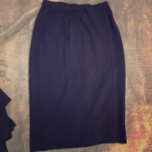 Comfortable mid length office skirt