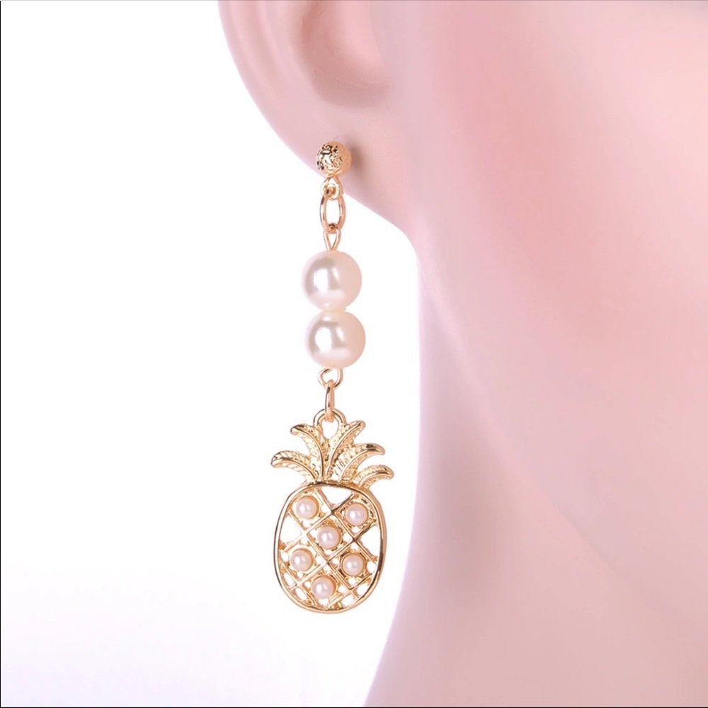 (R2) Gorgeous Pineapple Earrings - Picture 2 of 3