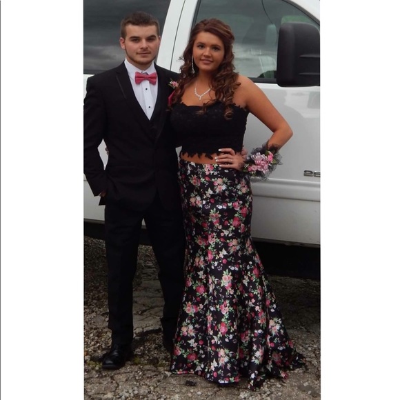 Prom dress - Picture 2 of 5