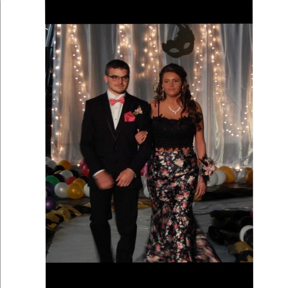 Prom dress - Picture 3 of 5