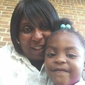 Meet your Posher, Lora