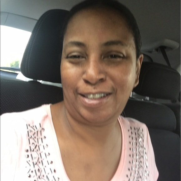 Meet your Posher, Lorna - Picture 1 of 1