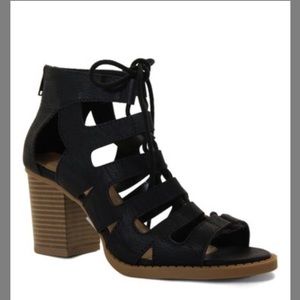 🆕 Lace up booties