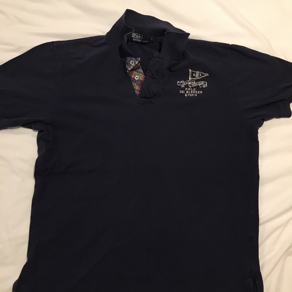 2 polo shirts - Picture 2 of 8