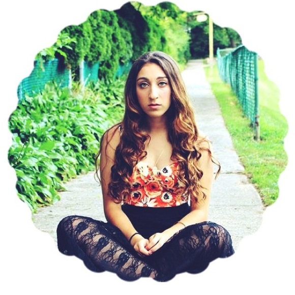 Meet your seller ✨ - Picture 2 of 7