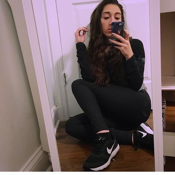 Meet your seller ✨ - Picture 5 of 7