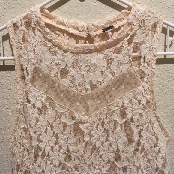 Lace tank top - Picture 2 of 4