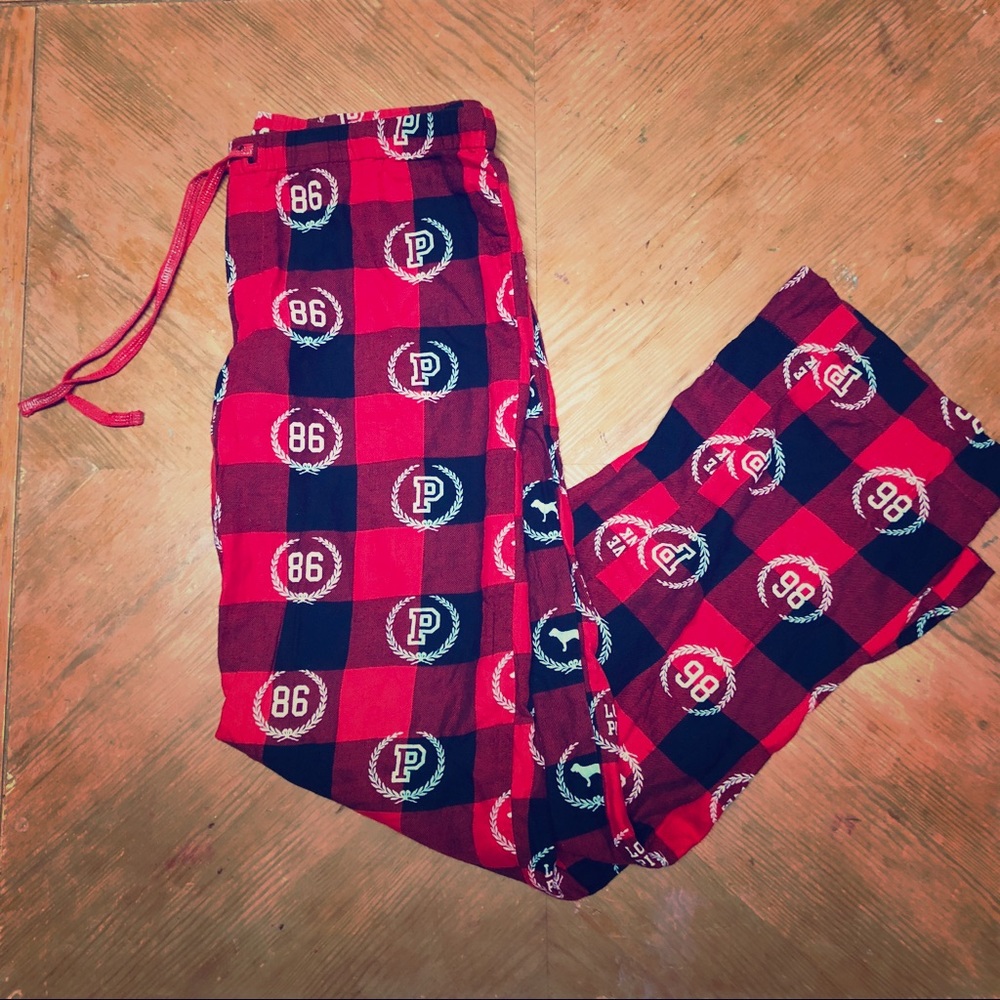 CLOSET CLEAR OUT🎃VS Pink Flannel Pajama Pants