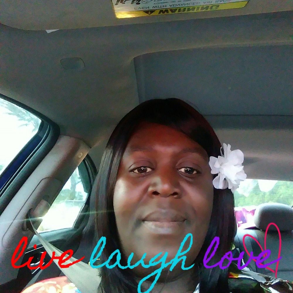 Meet your Posher, Tee