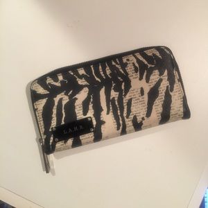 LAMB WALLET BY GWEN STAFANI