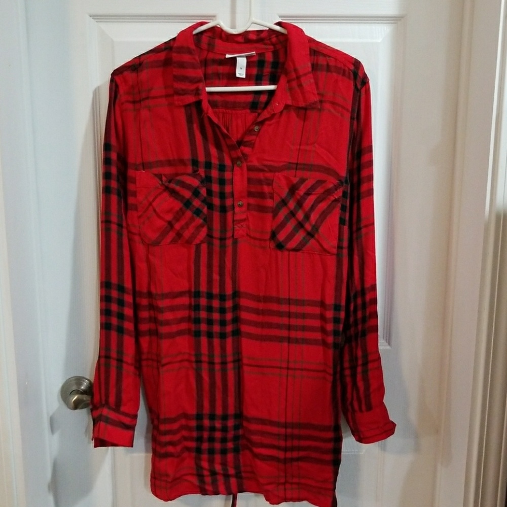 Plaid maternity shirt