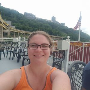 Meet your Posher, Rayna