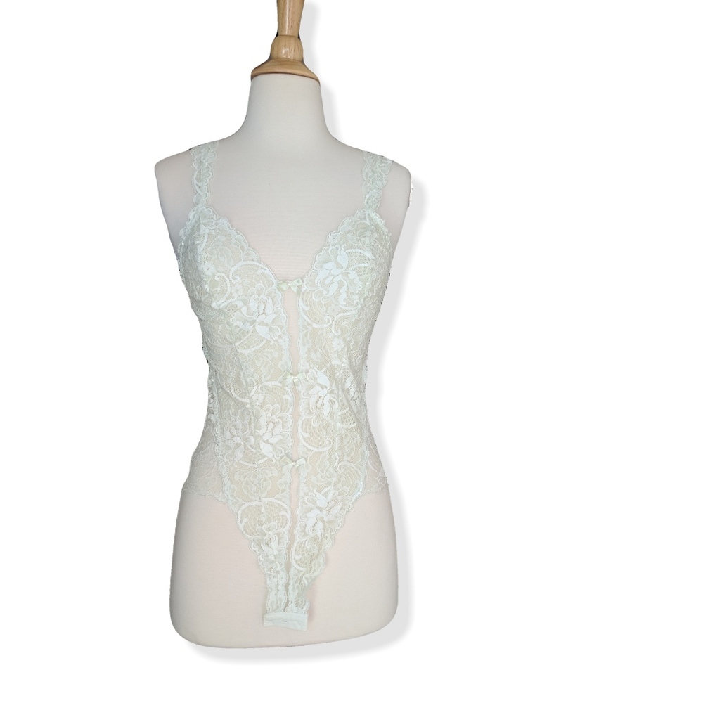 Sea foam | wasabi green lace bodysuit w bows | 32B