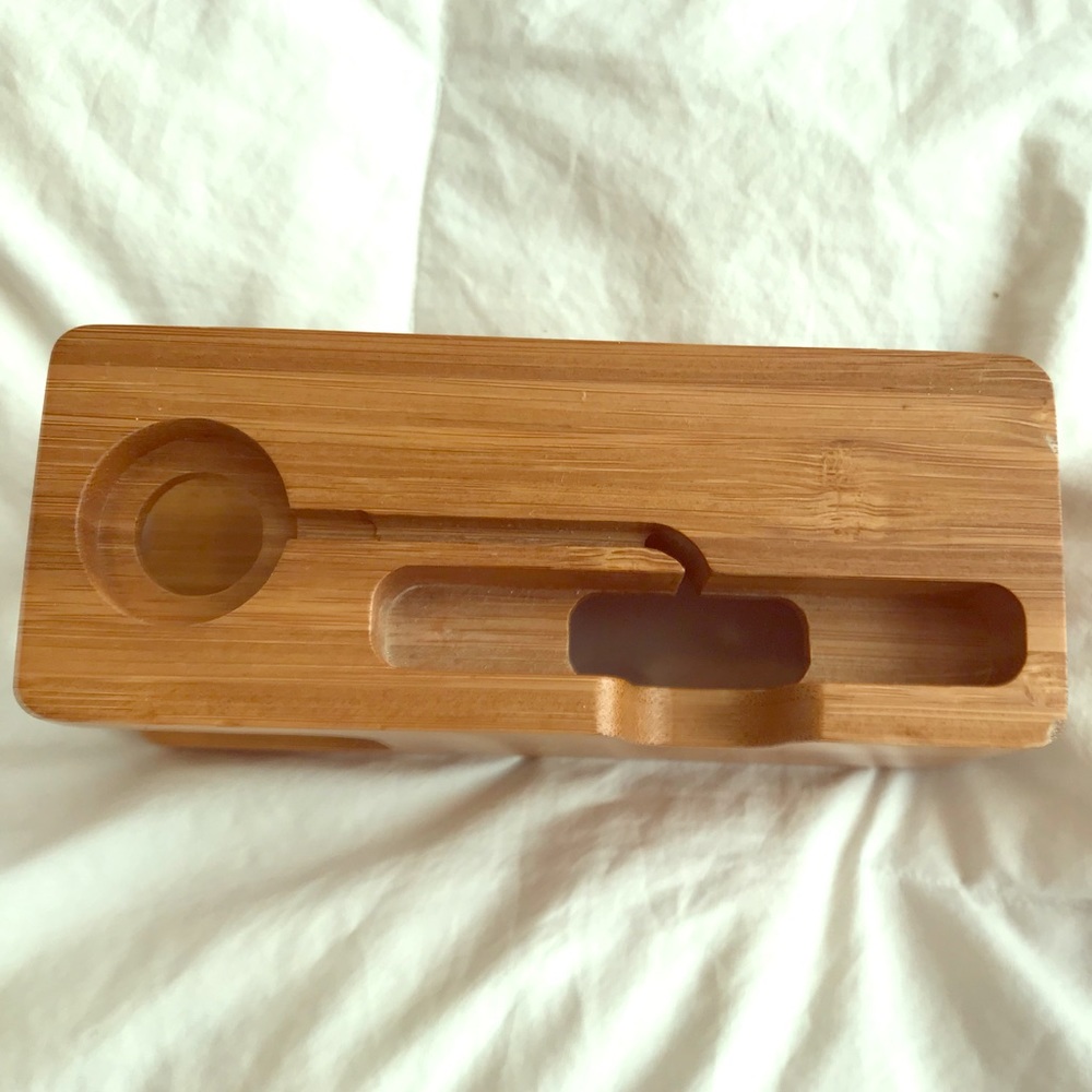 Wooden iWatch & iPhone Bedside Charging Stand