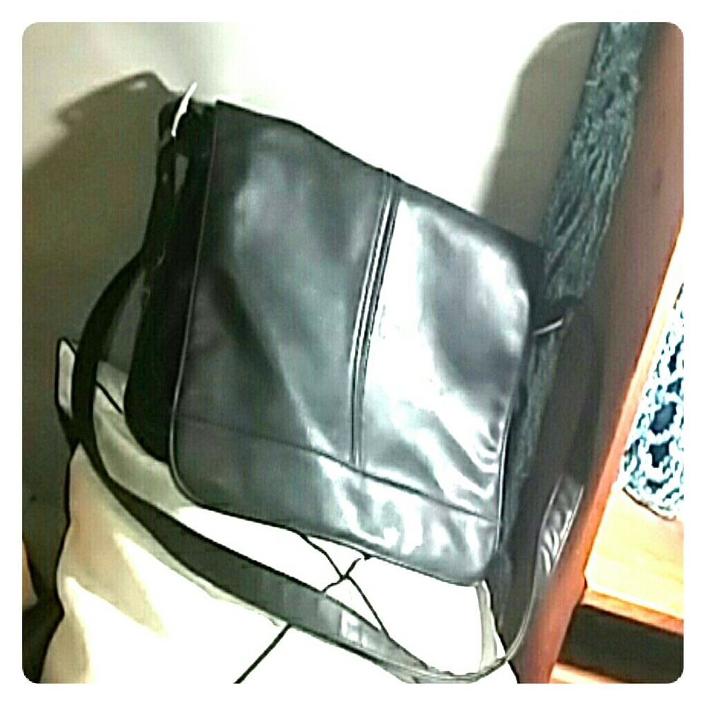 Liz Claiborne leather, crossbody bag