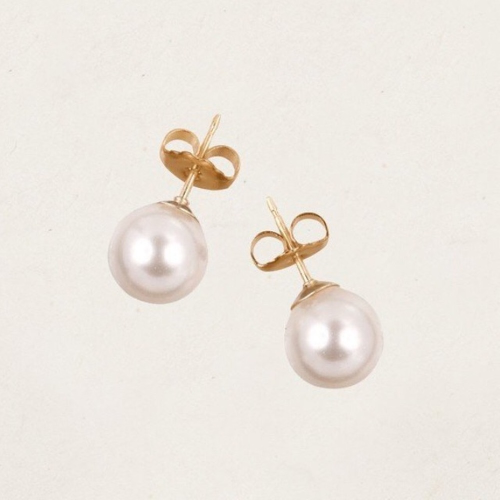 🎉8mm Classic Pearl Post Earrings🎉