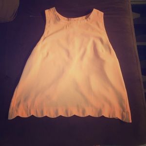Peach scalloped tank top!