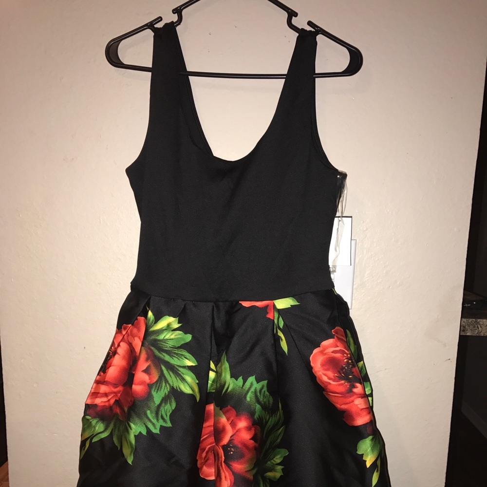 Cocktail dress - Picture 2 of 2