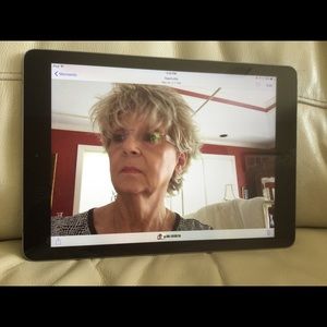 Meet your Posher, Carolyn