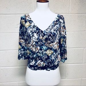 ❄️ Belle Sleeve Blouse