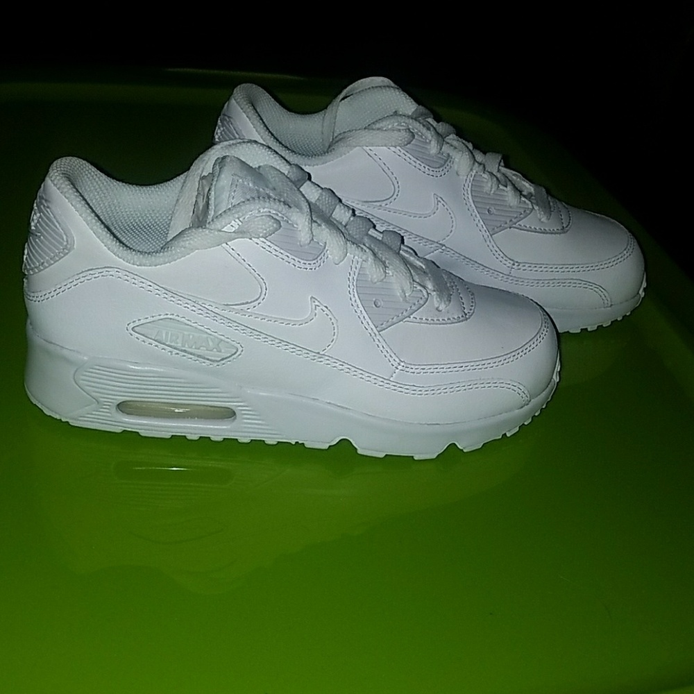 Boys  white Nike airmax