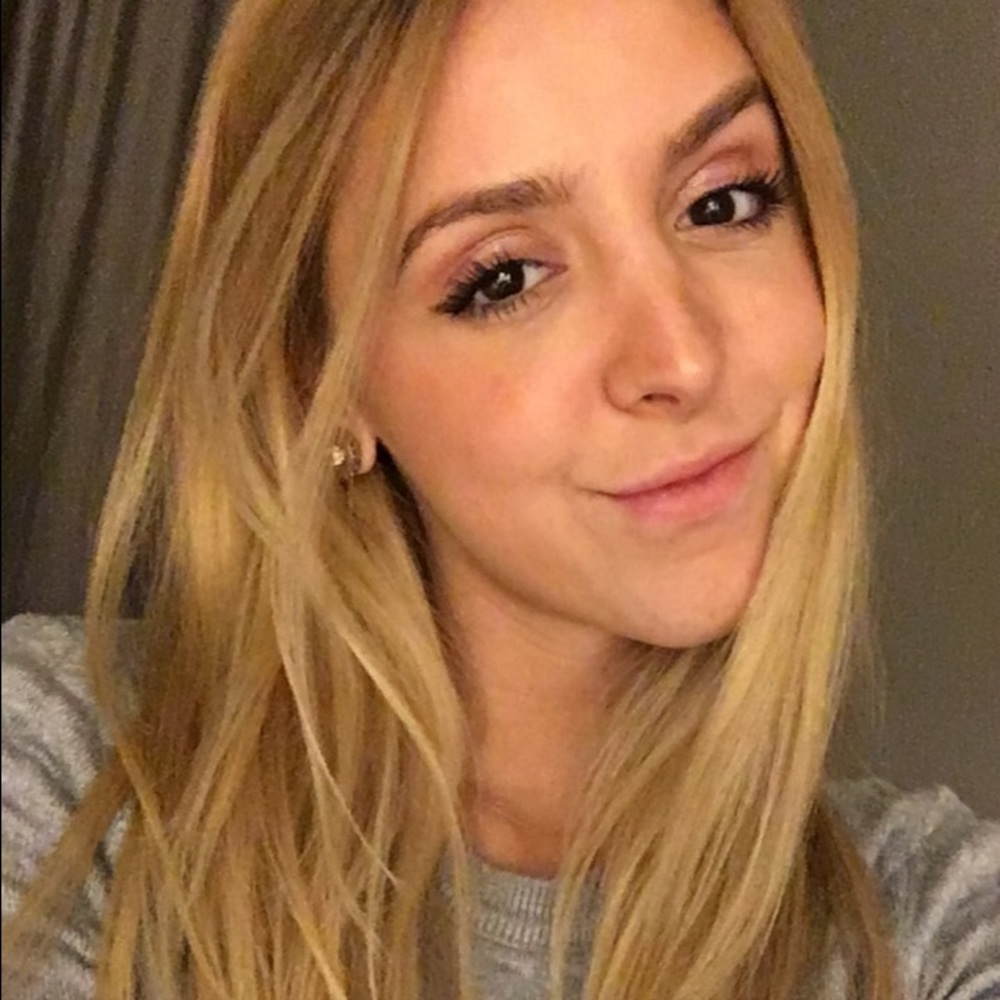 Meet your Posher, Zonia