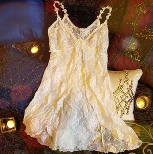 Ultra feminine negligee