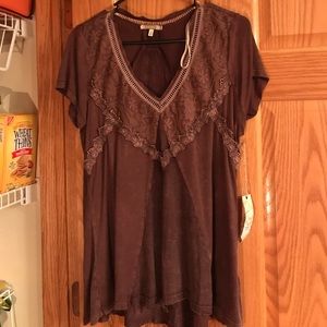 Women's size s Gimmicks BKE shirt