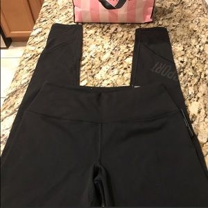 💕NWT FINAL PRICE Victoria Sport Tight Size Small