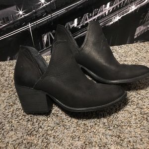 Steve Madden black booties