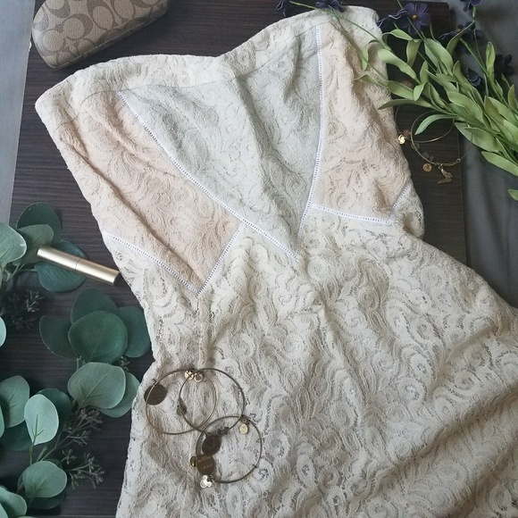 Urban Outfitters Dresses & Skirts - UO Kimchi Blue strapless lace dress