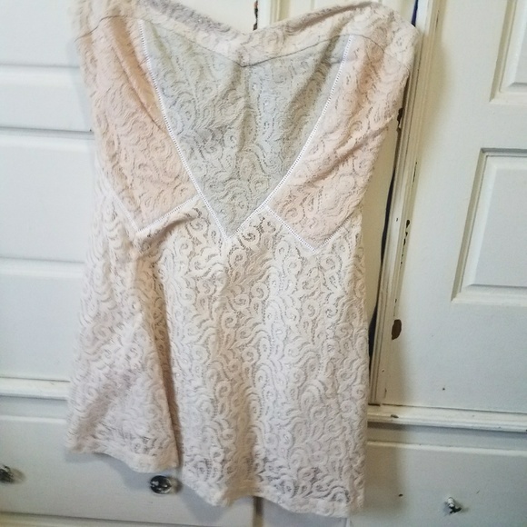 UO Kimchi Blue strapless lace dress - Picture 2 of 7