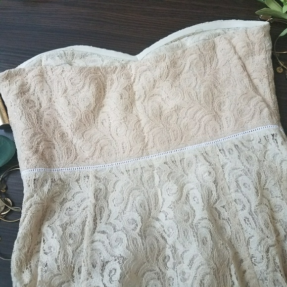 UO Kimchi Blue strapless lace dress - Picture 3 of 7