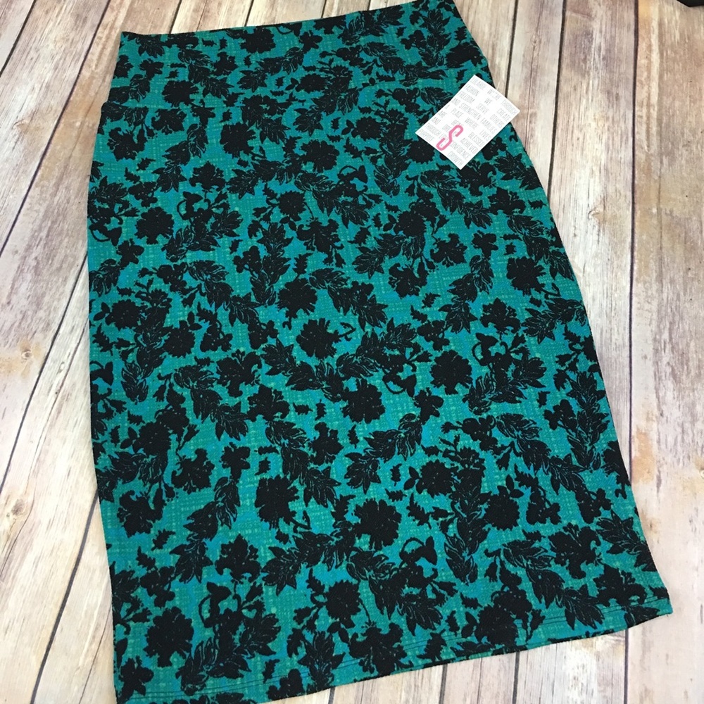 LuLaRoe NWT Small Floral Cassie Pencil Skirt