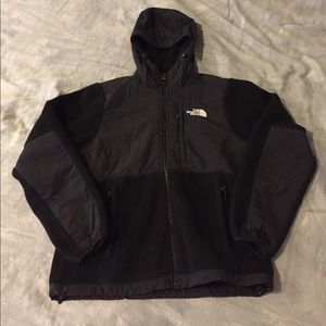 Black hooded north face