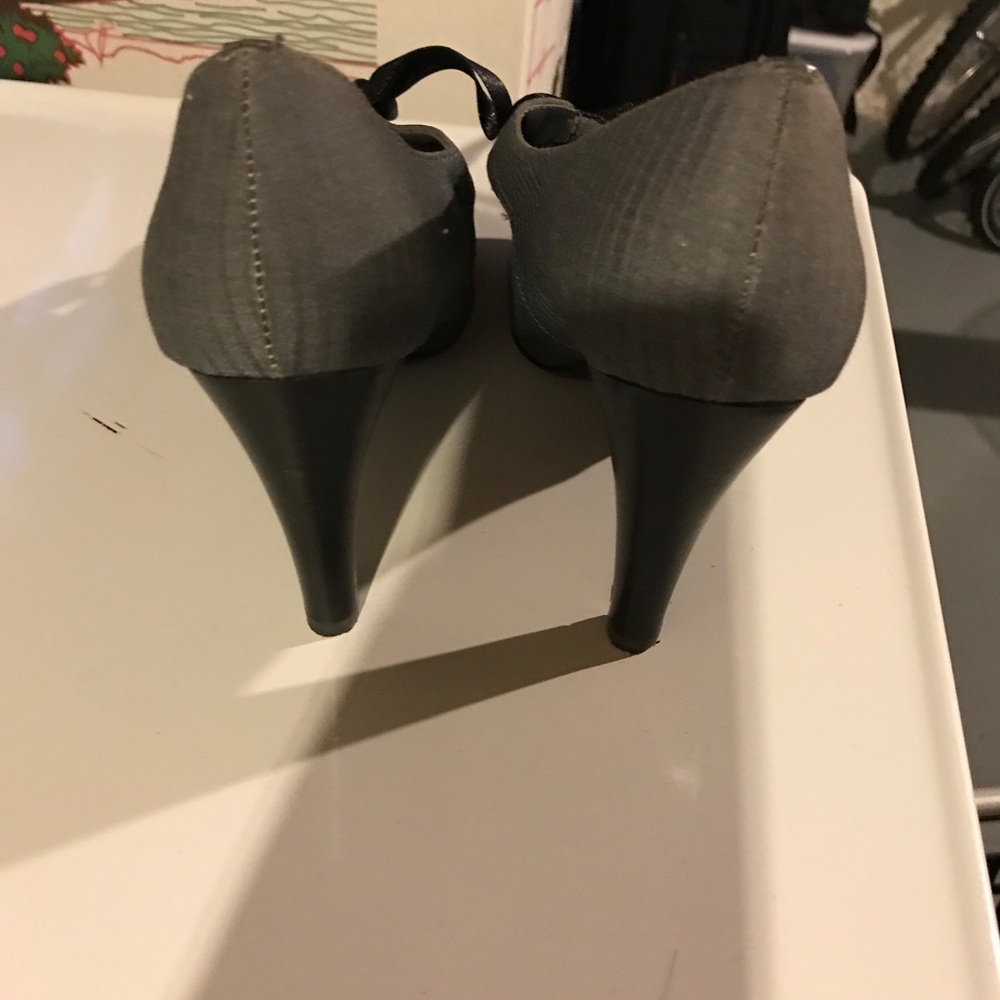 Heels - Picture 4 of 5