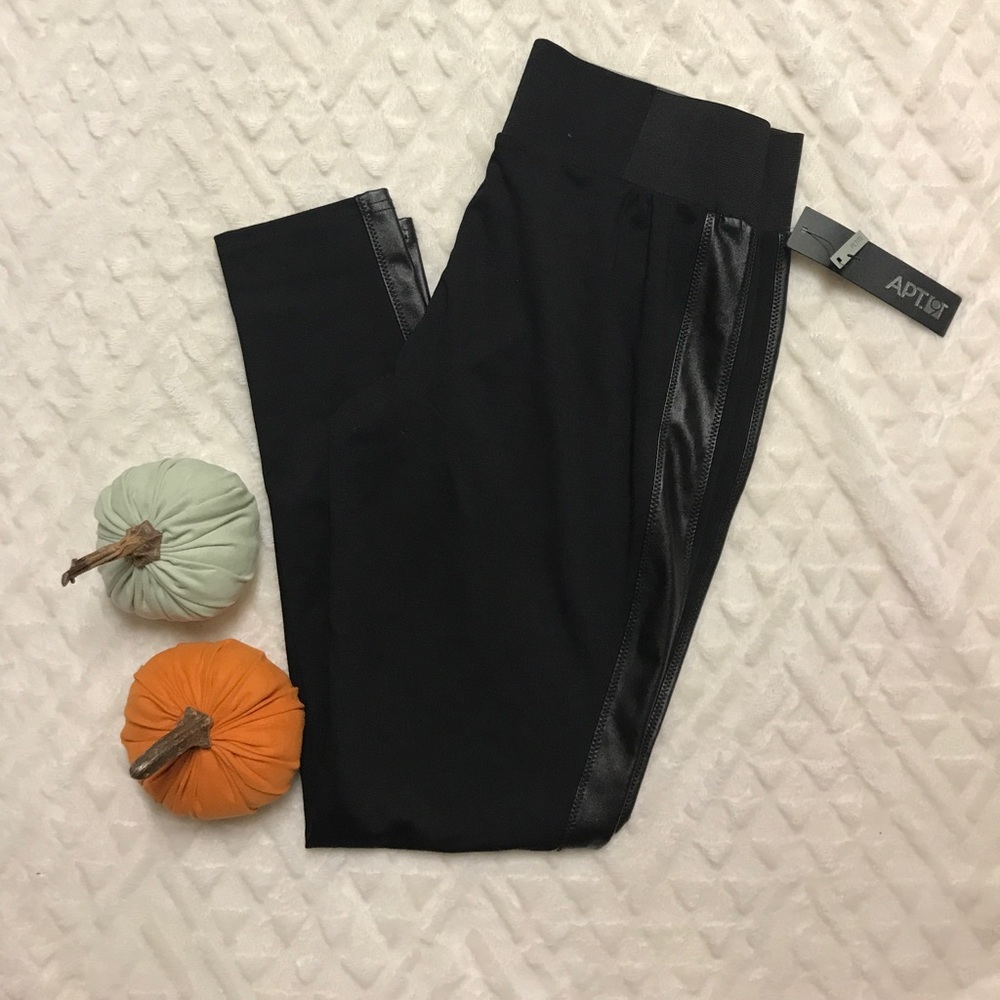 Apt. 9 skinny mid rise leatherette leggings