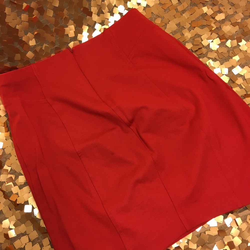 RED SHORT PENCIL SKIRT - Picture 3 of 6