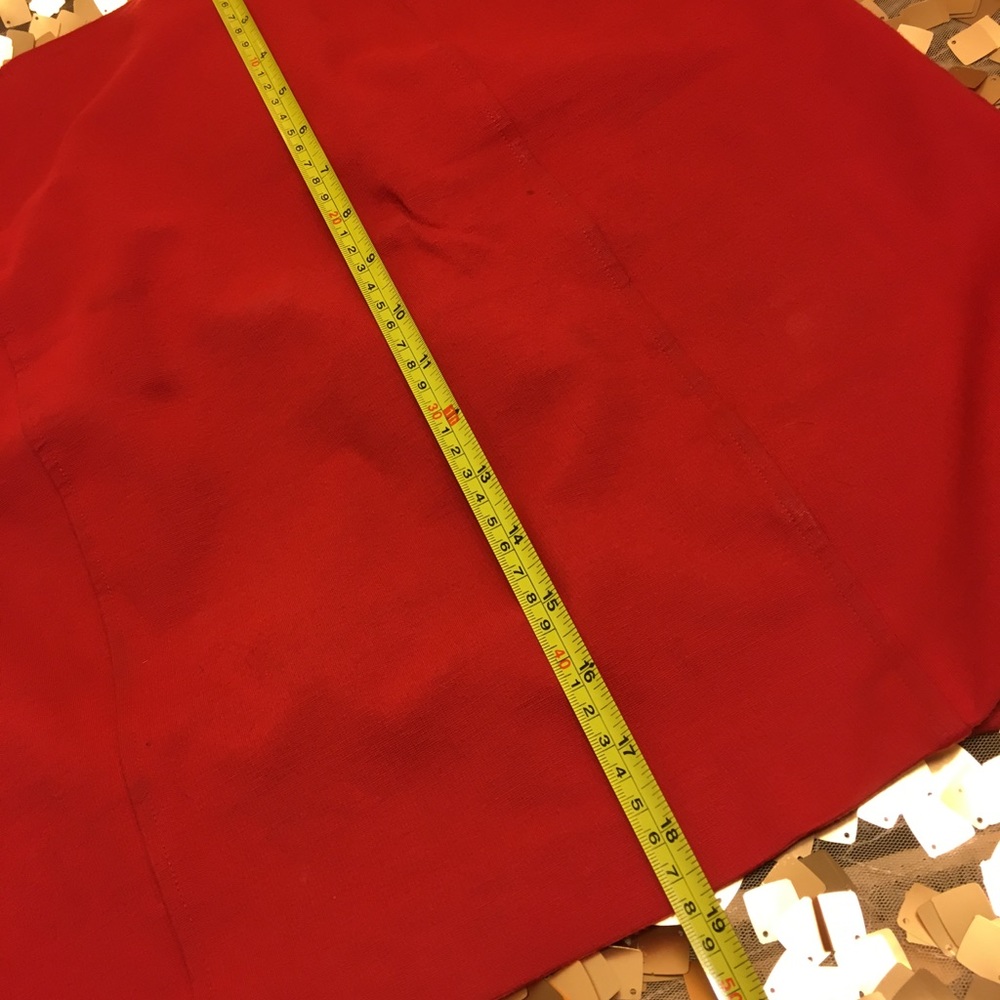 RED SHORT PENCIL SKIRT - Picture 4 of 6