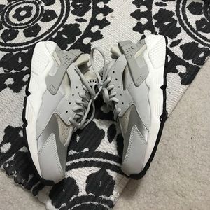 Nike Huarachi Worn Once!