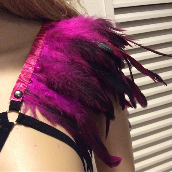 🌺 3PC: MAGENTA FEATHER BRA NECKLACE HAIR CLIP TRIBAL BURNINGMAN FESTIVAL EVENT - Picture 6 of 9