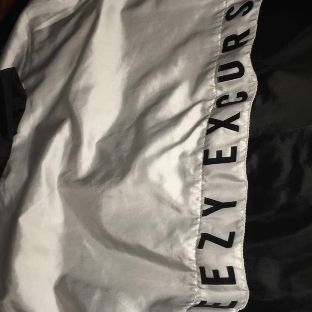 Breezy Excursion Reflective Jacket - Picture 5 of 6