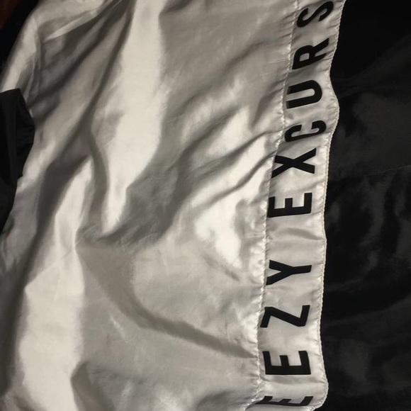 Breezy Excursion Reflective Jacket - Picture 5 of 6