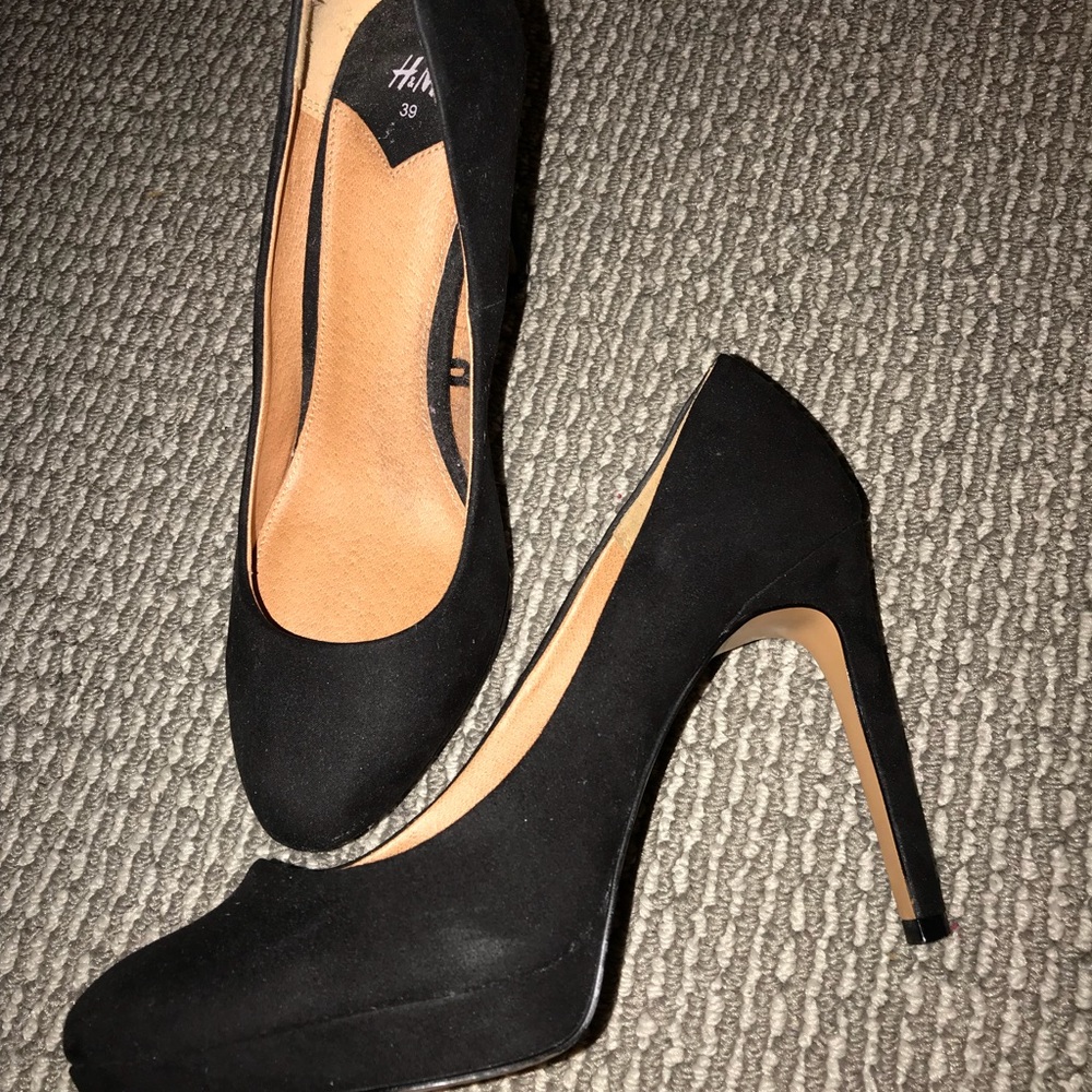 H&M black Matte heels.